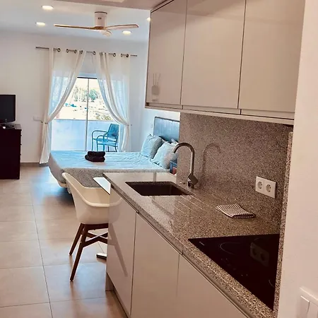 Marina View In Town Center Sea View Apartman