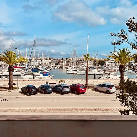 Marina View In Town Center Sea View דירה