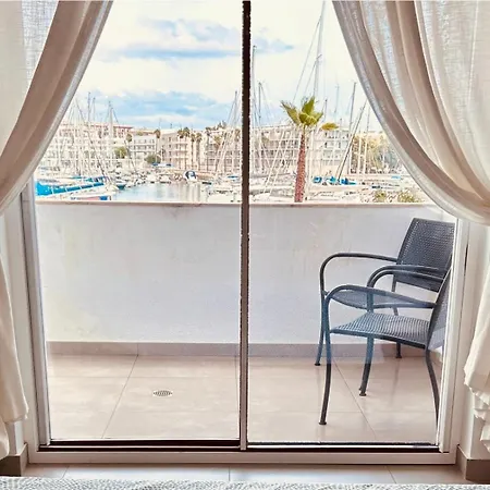 Marina View In Town Center Sea View דירה *