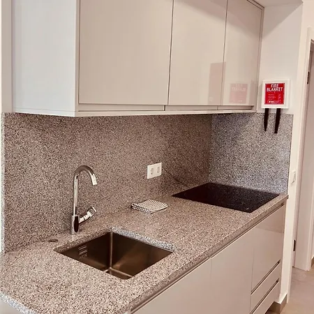 Marina View In Town Center Sea View Апартаменты