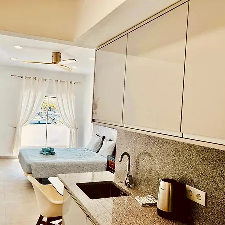 Апартаменты Marina View In Town Center Sea View Лагуш