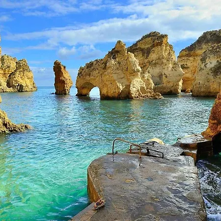 Marina View In Town Center Sea View Апартаменты *